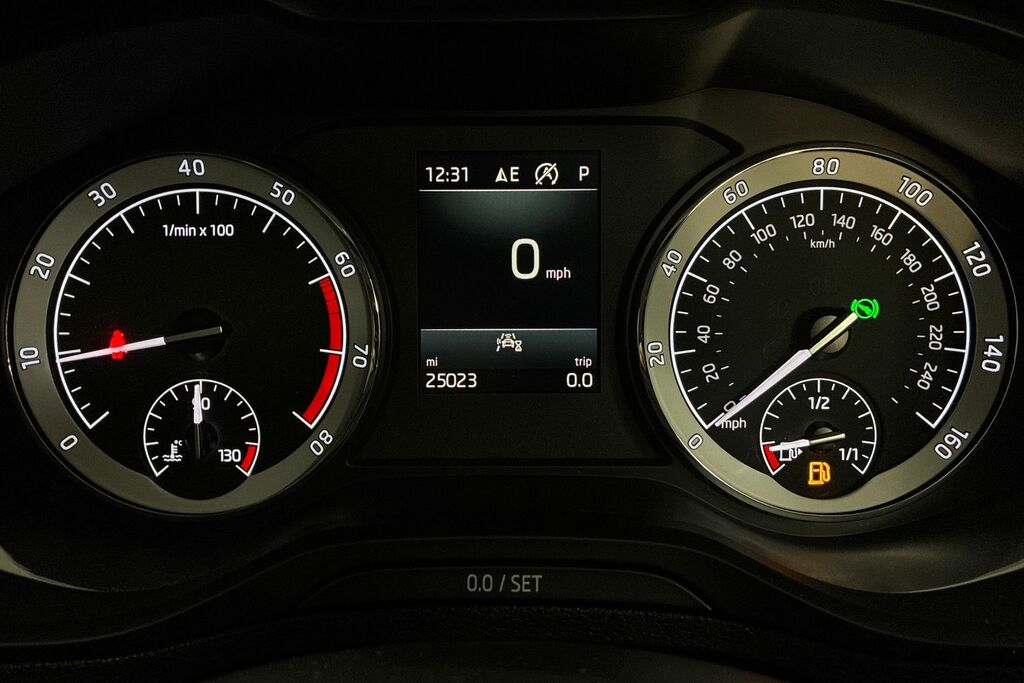 Skoda Karoq 1.6 Tdi Se Technology Silver #15