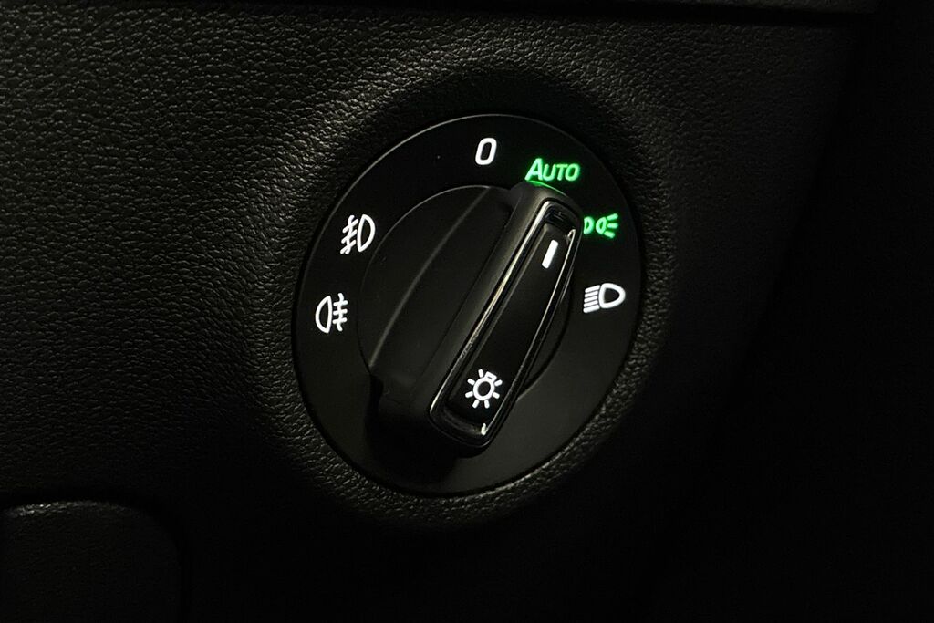 Skoda Karoq 1.6 Tdi Se Technology Silver #25