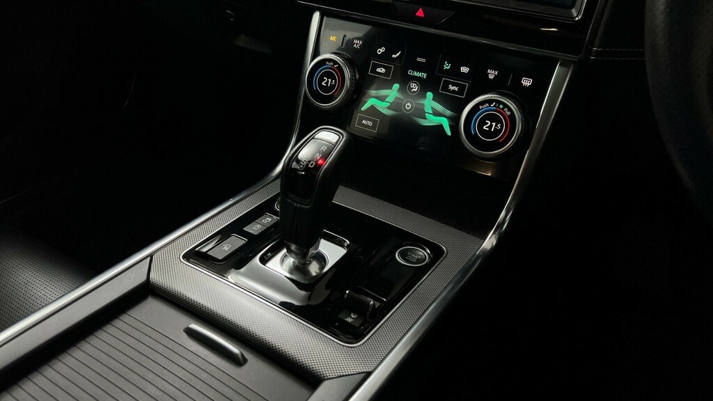Jaguar XE 2.0 Reims Edition Blue #13