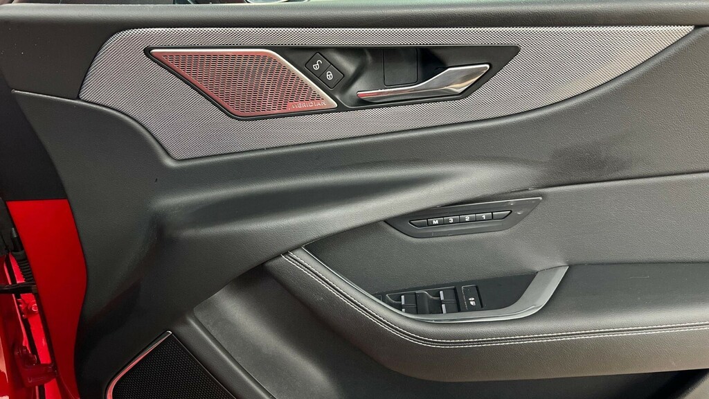 Jaguar XE 2.0 Reims Edition Blue #25