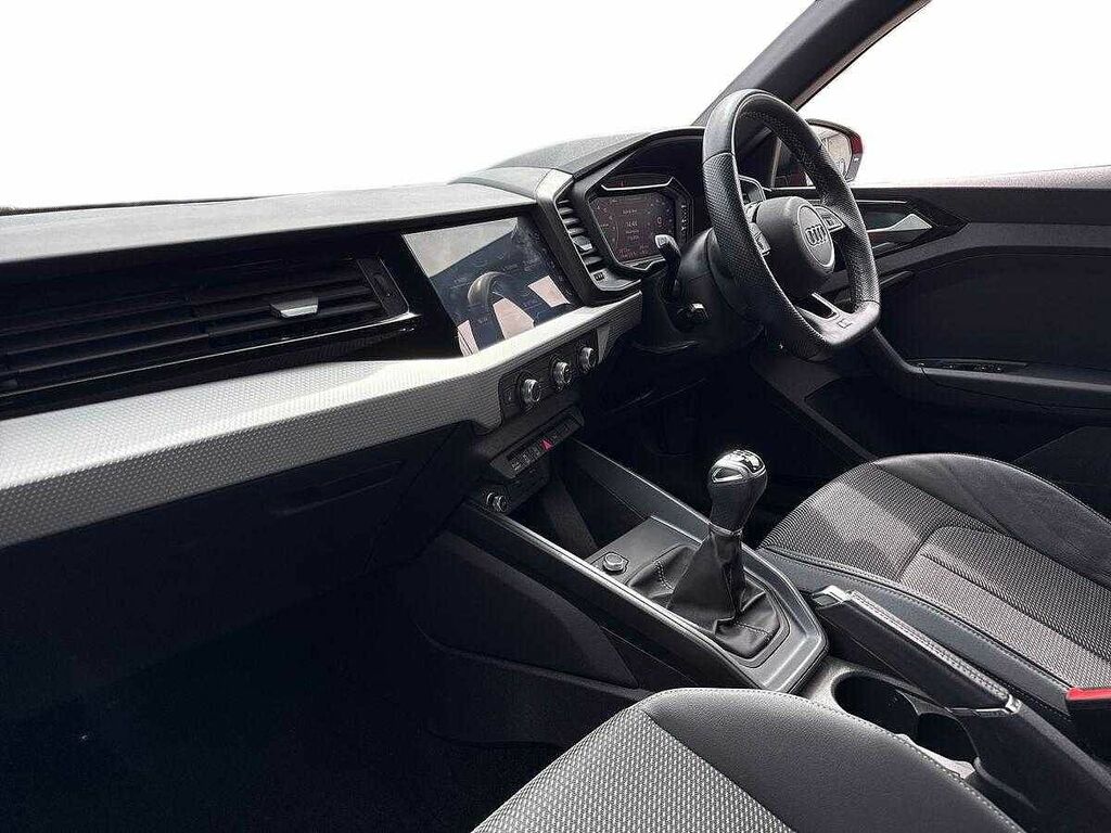 Audi A1 Black Edition 30 Tfsi 110 Ps 6-Speed SY23YVG Red #2