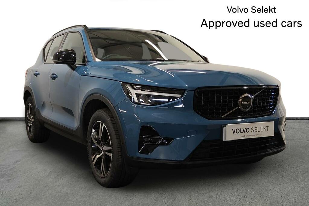 Volvo XC40 2.0 B4p Plus Dark Blue