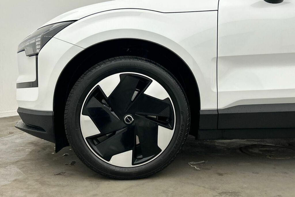 Volvo EX30 200Kw Sm Extended Range Plus 69Kwh White #5