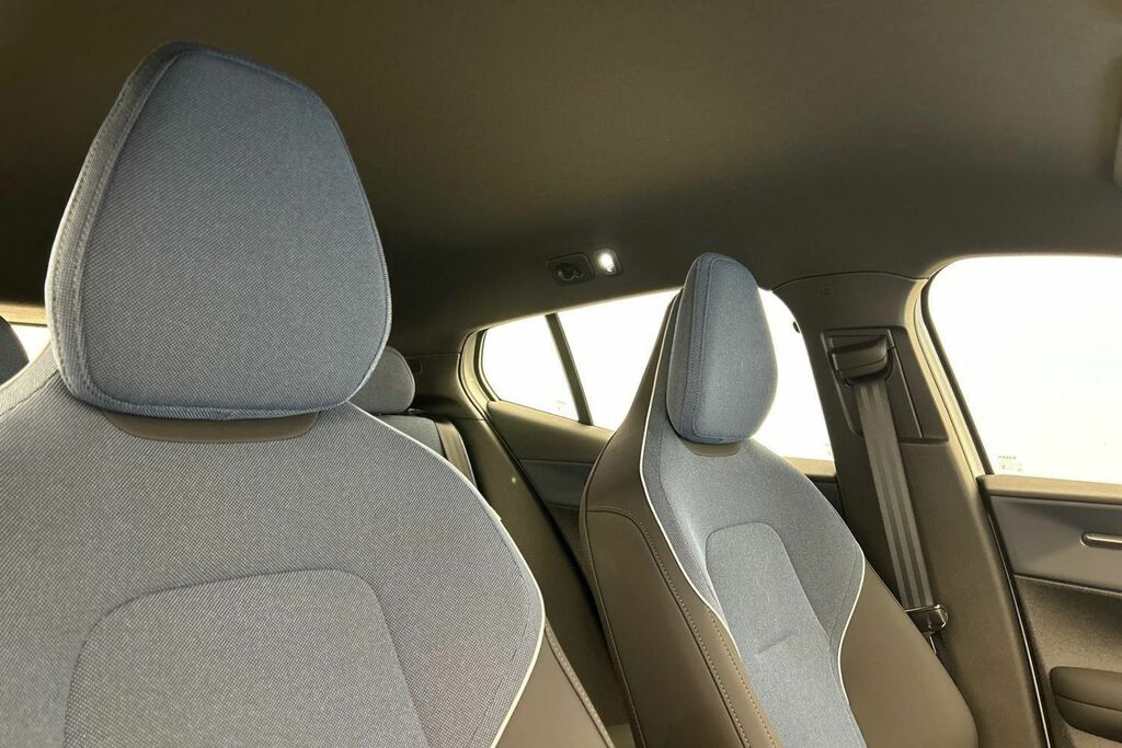 Volvo EX30 Plus, Twin Motor Performance, White #30