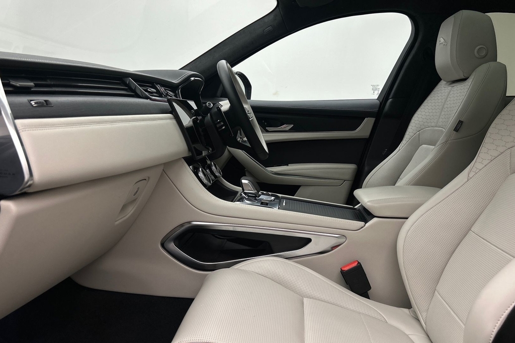 Jaguar F-Pace D200 R-dynamic Hse Black Blue #3