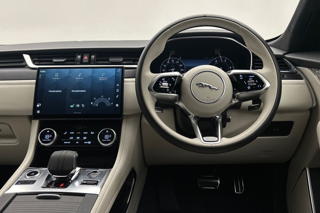 Jaguar F-Pace 2.0 D200 Mhev R Dynamic Se Black Suv Au Black #15