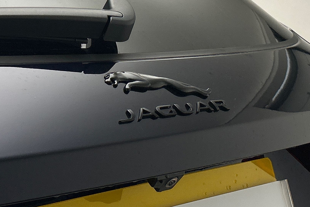 Jaguar F-Pace 2.0 D200 Mhev R Dynamic Se Black Suv Au Black #35