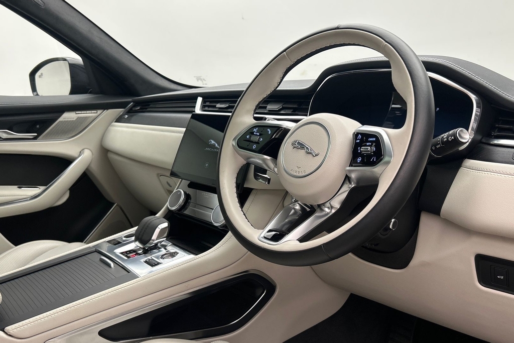 Jaguar F-Pace 2.0 D200 Mhev R Dynamic Se Black Suv Au Black #31