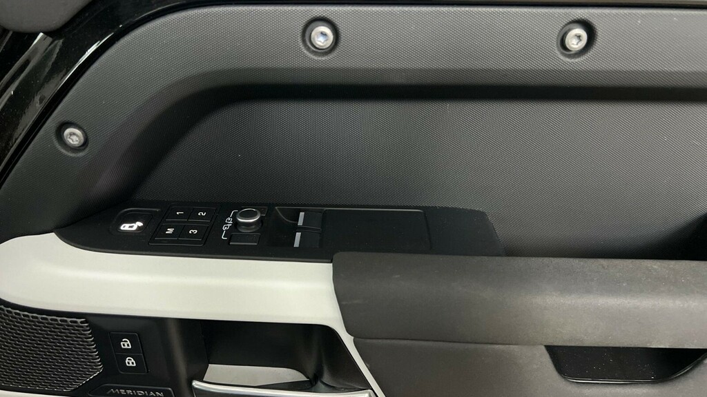 Land Rover Defender 90 Defender X-dynamic Se D Mhev White #25