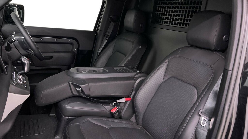 Land Rover Defender 90 D250 Hard Top S Black #4