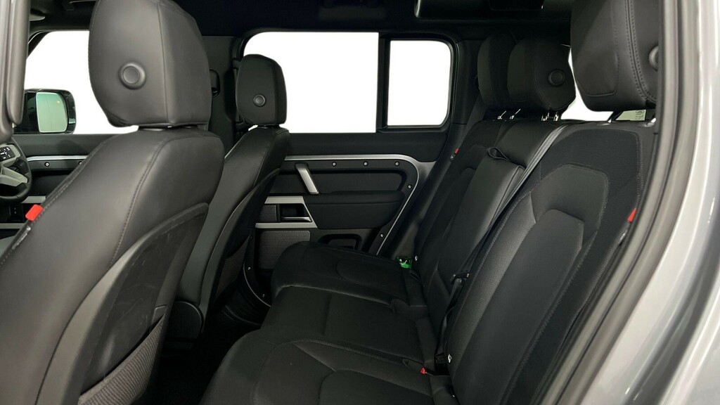 Land Rover Defender 110 D250 X-dynamic Se Grey #4
