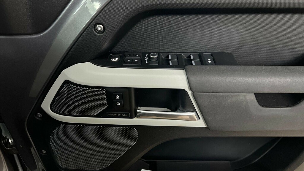 Land Rover Defender 110 X-dynamic Se Grey #24