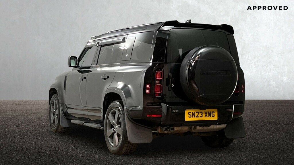 Land Rover Defender 110 D300 X-dynamic Hse Black #2