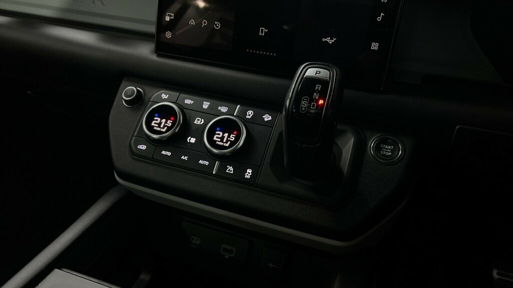 Land Rover Defender 110 Defender X-dynamic S Phev Grey #13