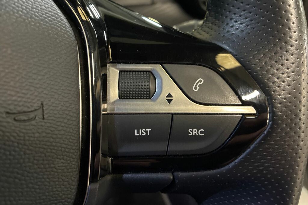 Peugeot 2008 Puretech Ss Allure Premium Grey #9