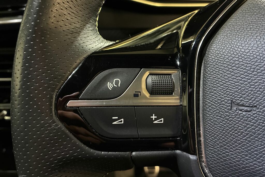 Peugeot 2008 Puretech Ss Allure Premium Grey #8