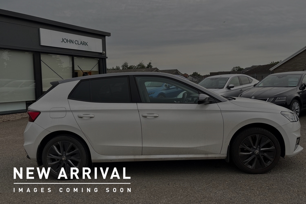 Skoda Fabia 1.0 Tsi 110 Colour Edition Dsg White #4