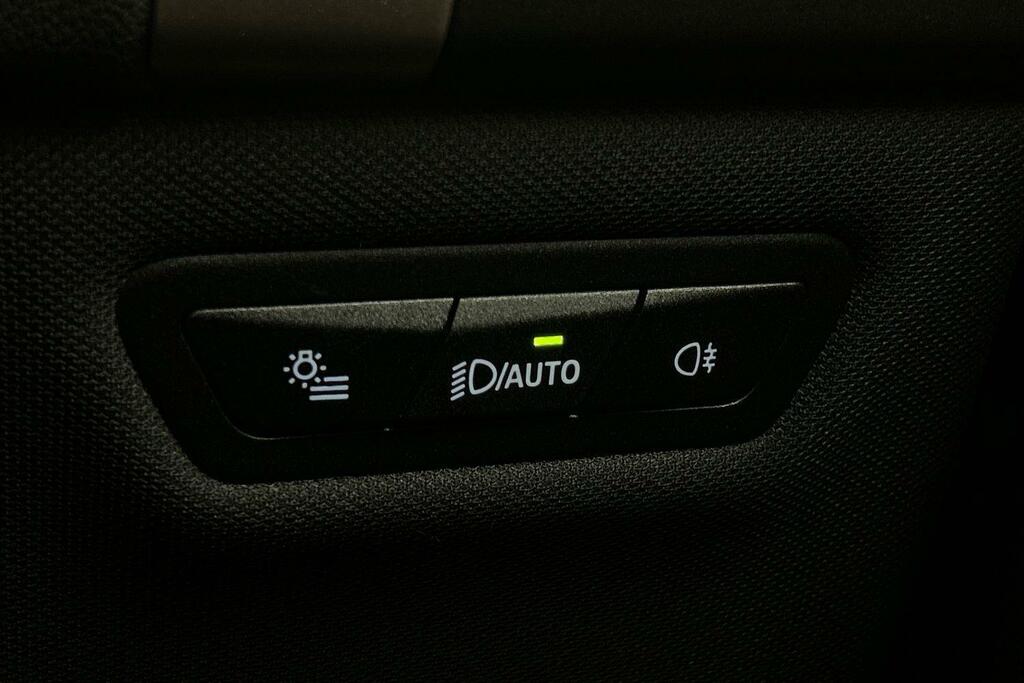BMW iX 40 76.6Kwh M Sport Xdrive White #28