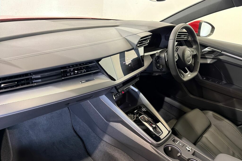 Audi A3 S Line Tfsi 116 Ps S Tronic SV26HGG Red #2
