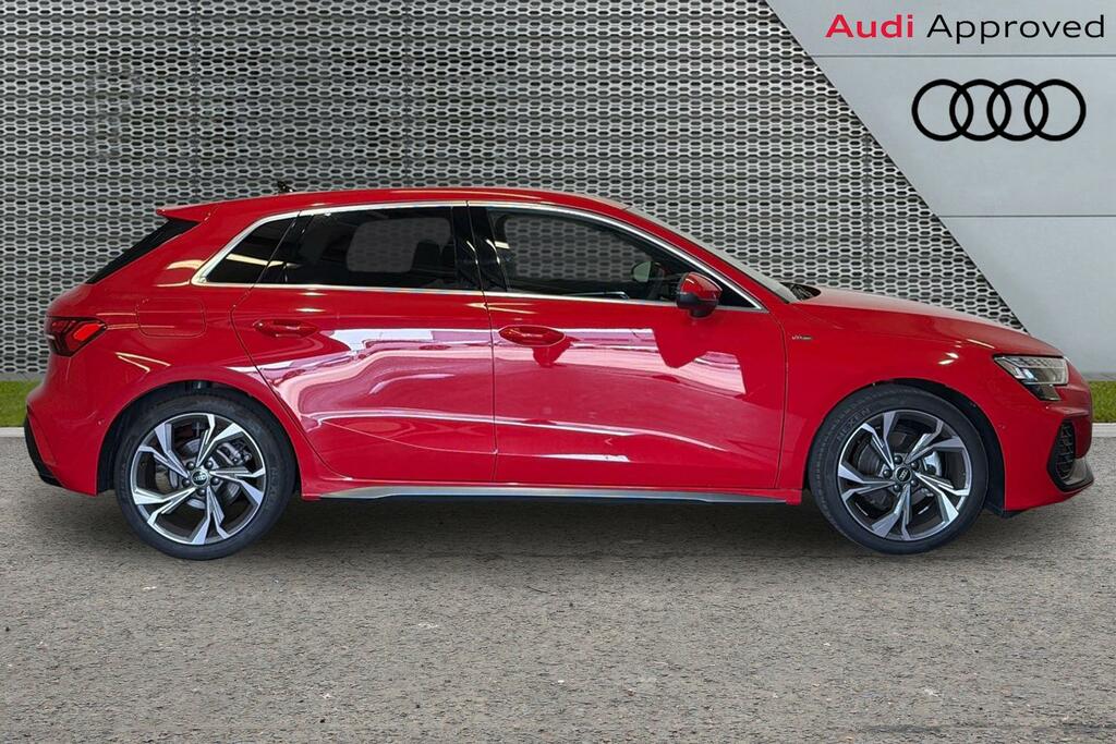 Audi A3 S Line Tfsi 116 Ps S Tronic SV26HGG Red #4