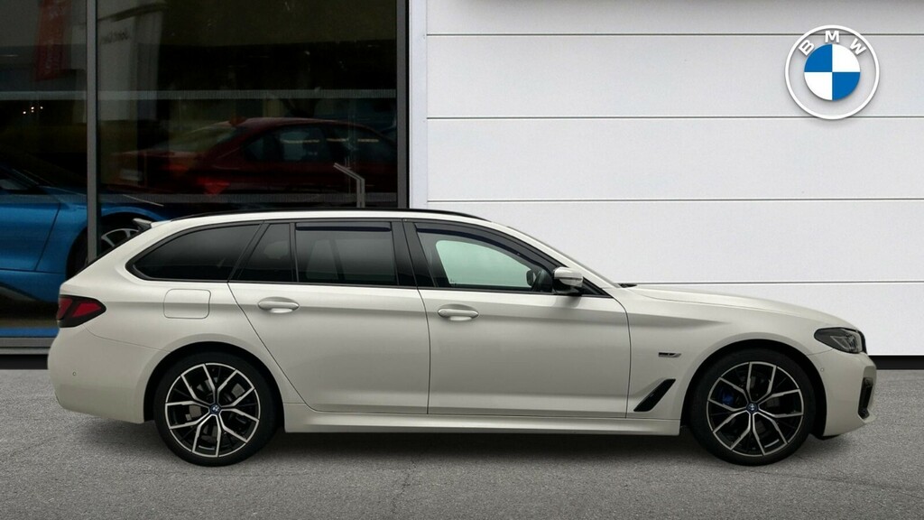 BMW 5 Series 2.0 530E 12Kwh M Sport Touring Plug-in White #6