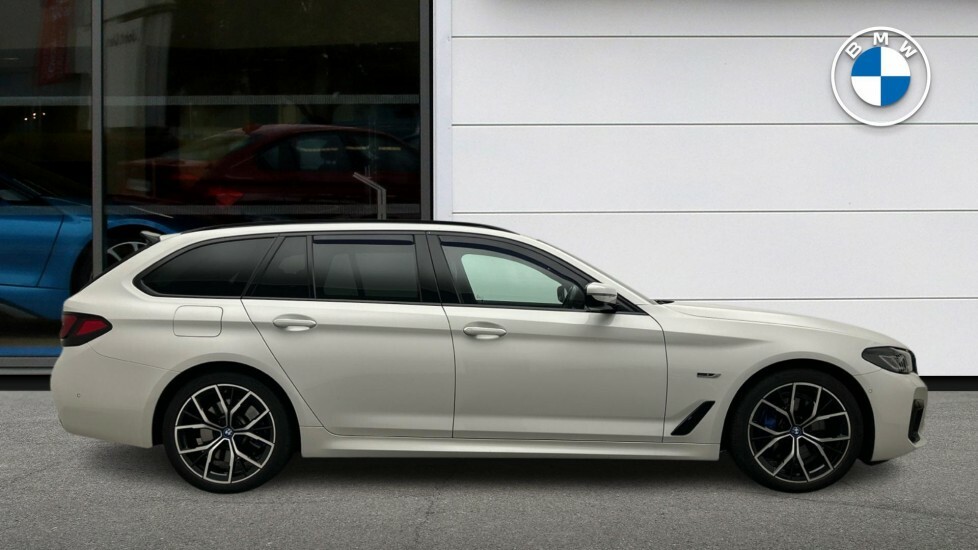 BMW 5 Series 2.0 530E 12Kwh M Sport Touring Plug-in White #5