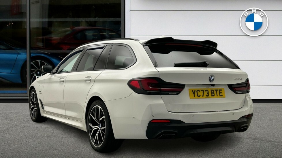 BMW 5 Series 2.0 530E 12Kwh M Sport Touring Plug-in White #4