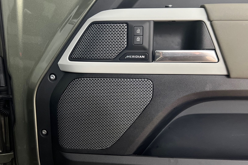 Land Rover Defender 110 D240 Se 110  #23