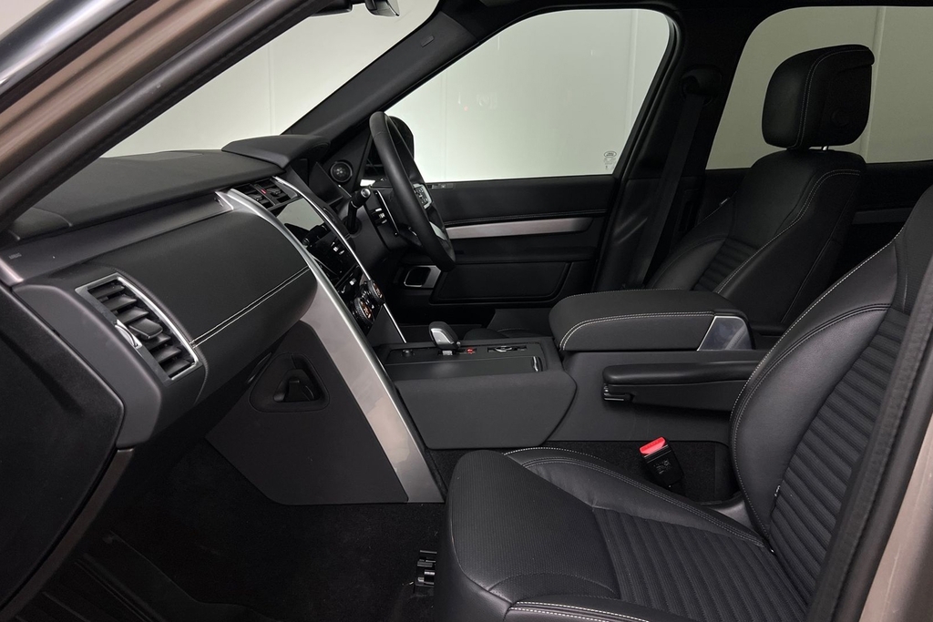 Land Rover Discovery D350 Dynamic Se Brown #3
