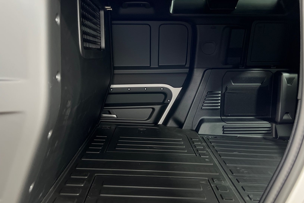 Land Rover Defender 110 D250 Hard Top S  #4