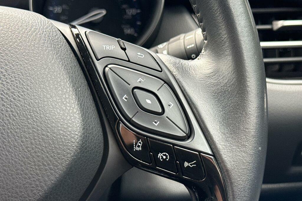 Toyota C-Hr Suv  #9