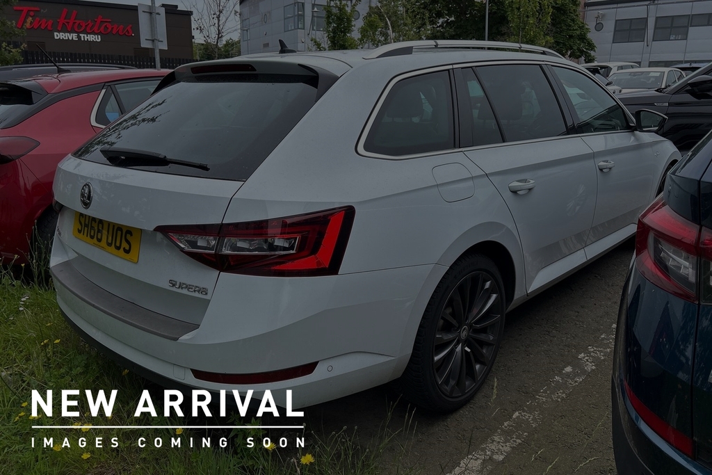 Skoda Superb 2.0 Tdi Cr 190 Laurin Klement Dsg 7 Speed White #4