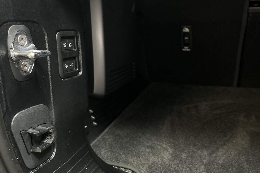 Land Rover Defender 110 3.0 D350 Hard Top X-dynamic Hse Grey #26