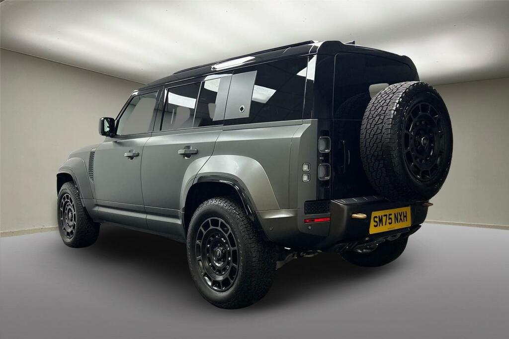 Land Rover Defender 110 P635 Octa Edition One Green #2