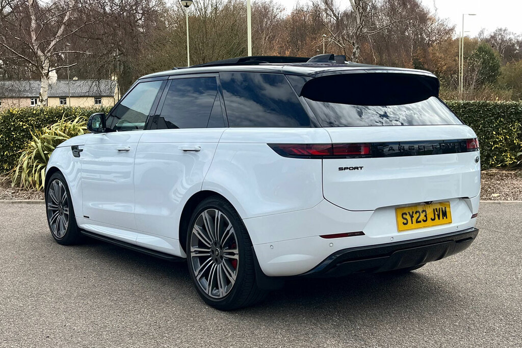 Land Rover Range Rover Sport D300 Autobiography White #2