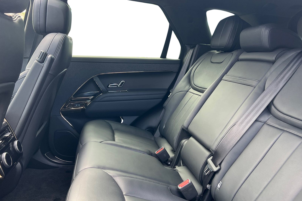 Land Rover Range Rover Sport D300 Autobiography White #4