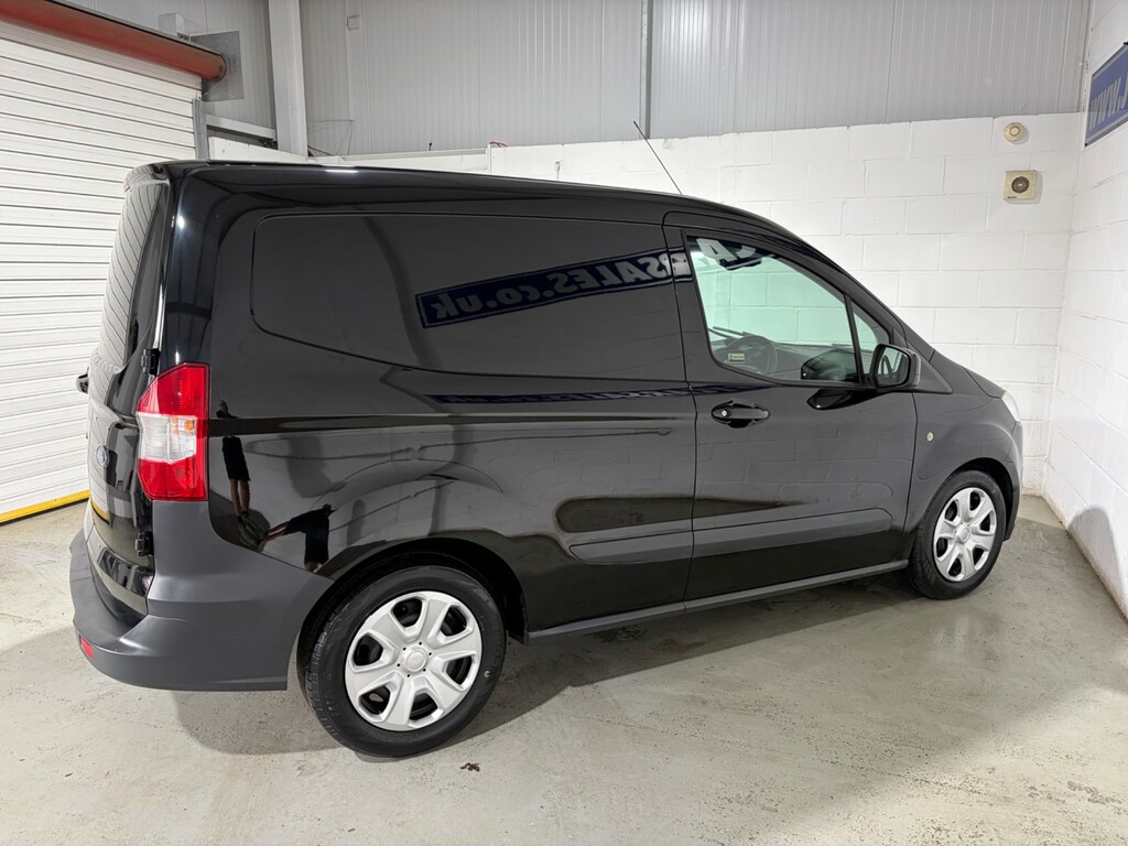 Ford Transit Courier 1.5L Sport Red #10