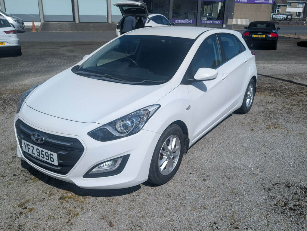 Hyundai I30 1.6 Crdi Blue Drive Se White #3