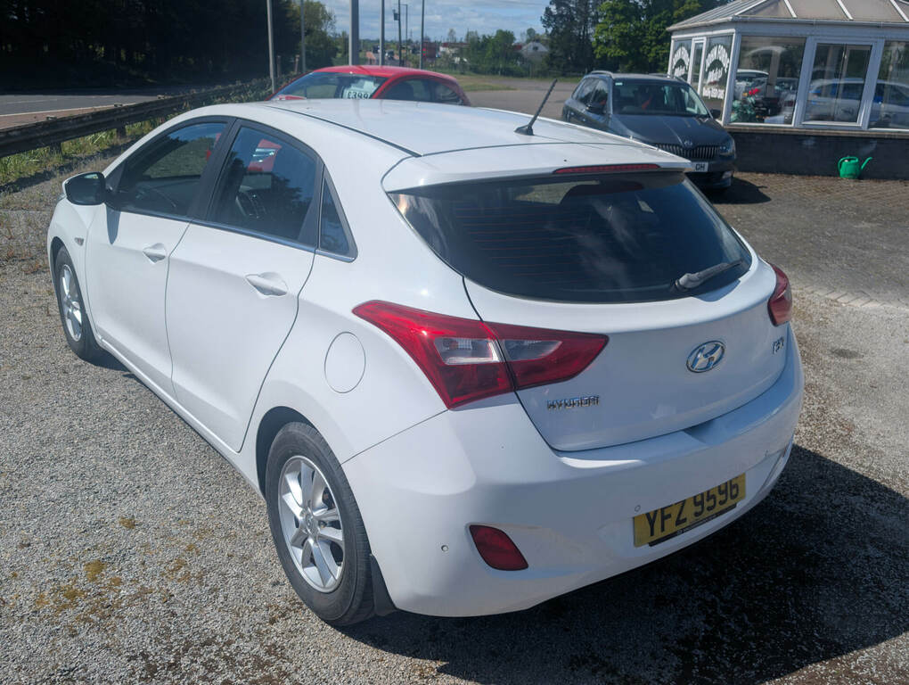 Hyundai I30 1.6 Crdi Blue Drive Se White #4