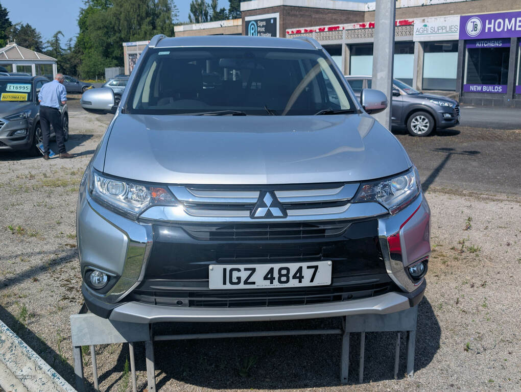 Mitsubishi Outlander Di-d 3 Silver #2