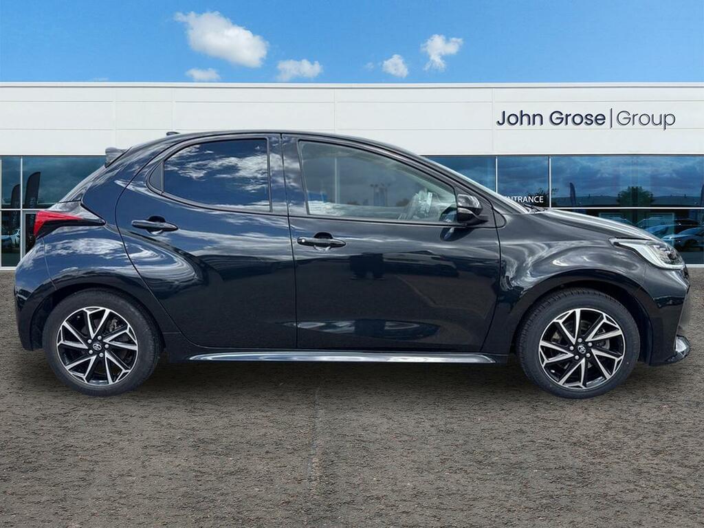 Toyota Yaris 1.5 Hybrid Design Cvt Hatchback BJ73EWA Black #2