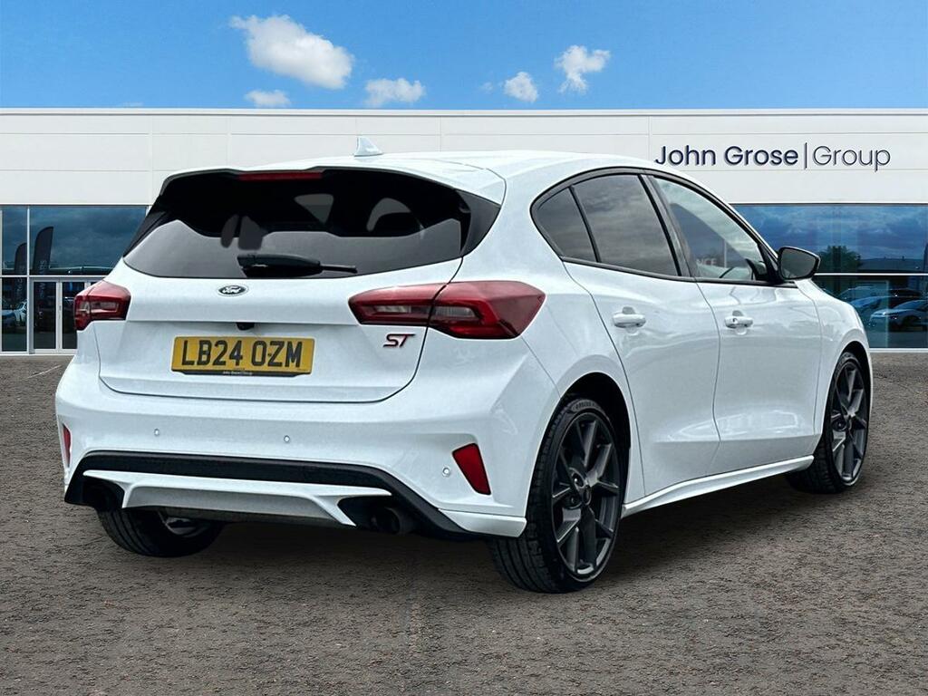 Ford Focus 2.3 Ecoboost St Hatchback White #3