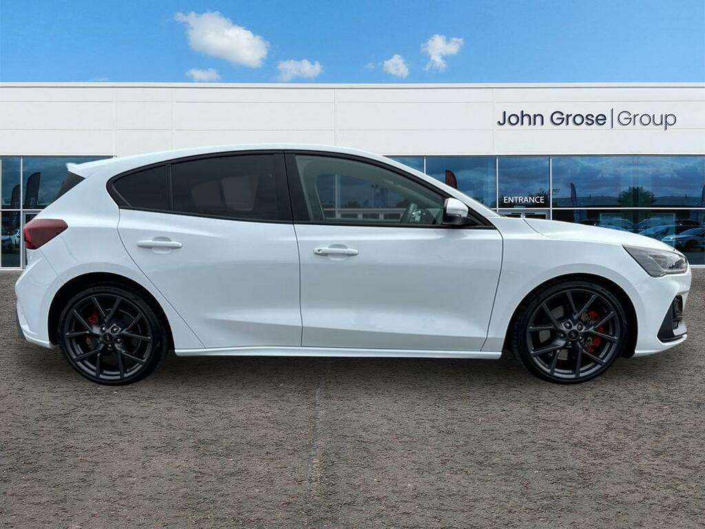 Ford Focus 2.3 Ecoboost St Hatchback White #2
