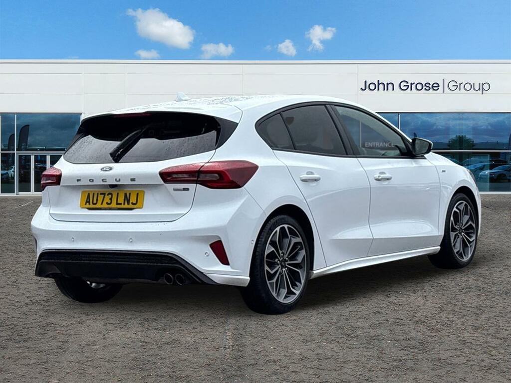 Ford Focus 1.0 Ecoboost Hybrid Mhev 155 St-line X Hatchba AU73LNJ White #3