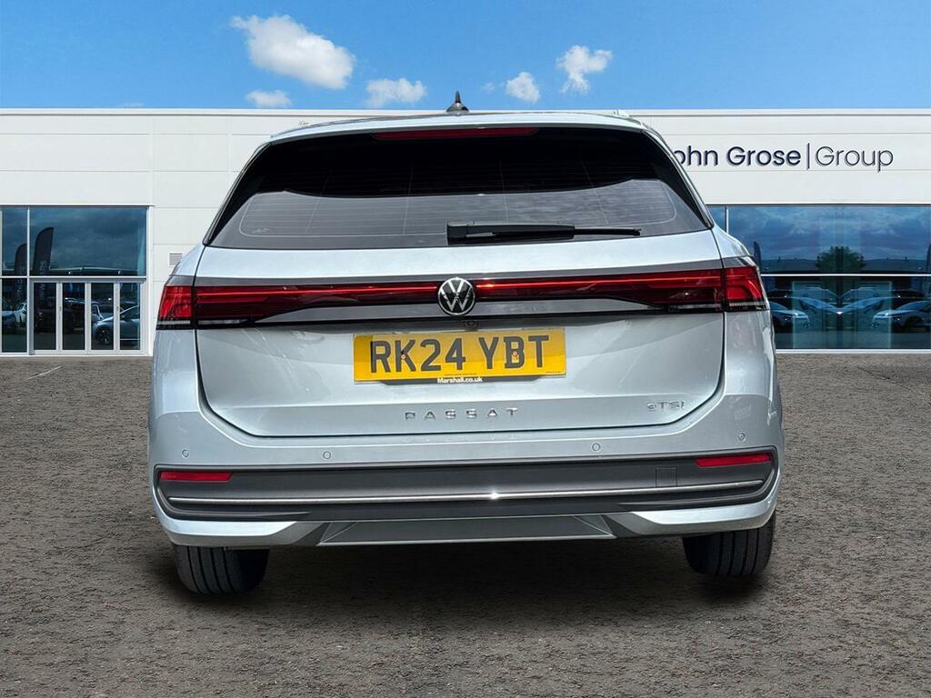 Volkswagen Passat 1.5 Etsi Life Dsg Black #4