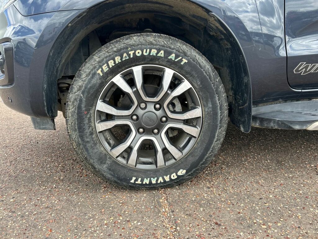 Ford Ranger Wildtrak Black #9