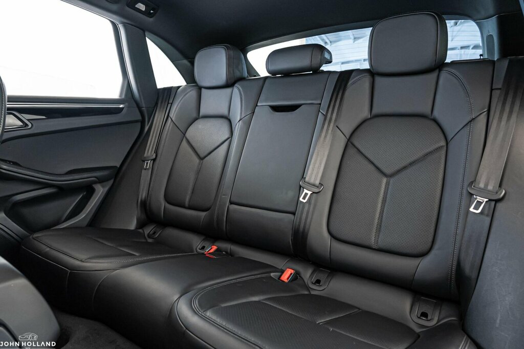 Porsche Macan Cooper Classic Red #21