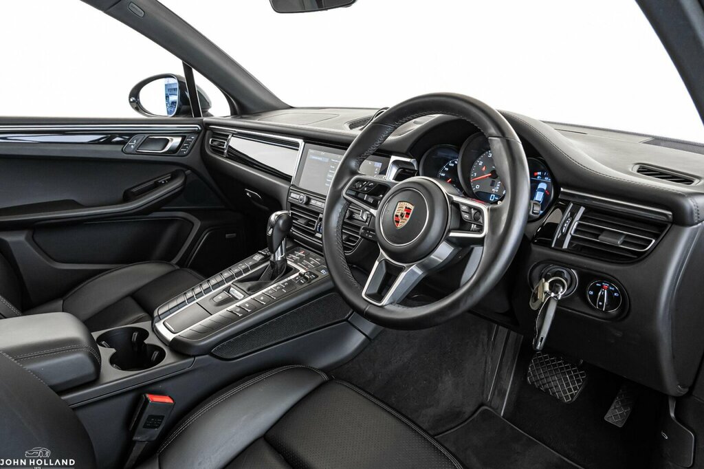 Porsche Macan Cooper Classic Red #15