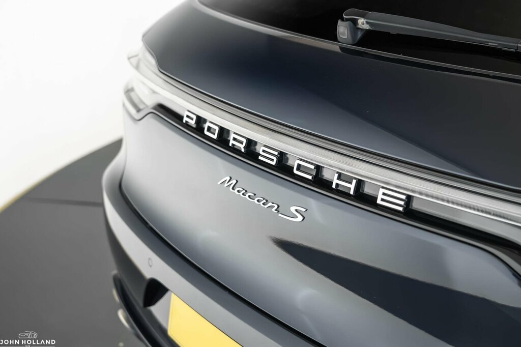 Porsche Macan Cooper Classic Red #14