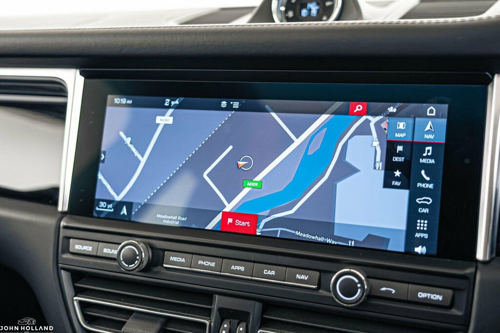 Porsche Macan Cooper Classic Red #40